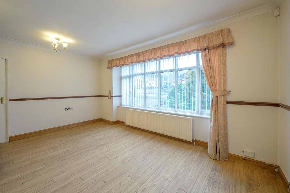 Essex Avenue, Kingswinford, DY6 9RH