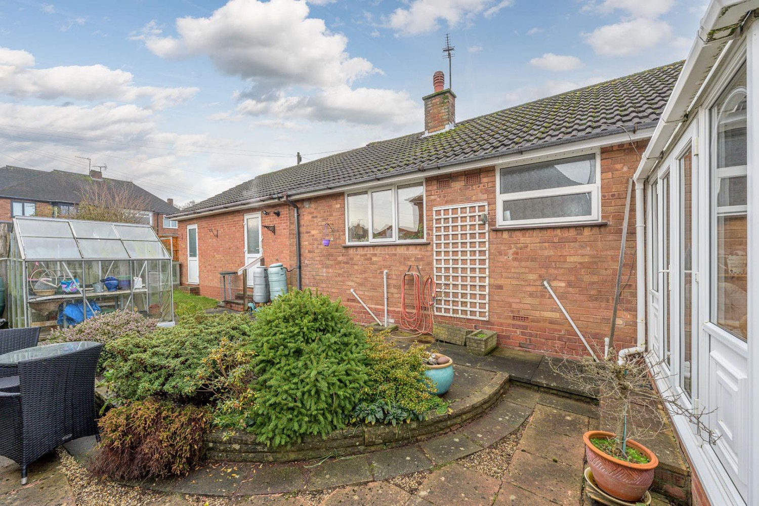 Essex Avenue, Kingswinford, DY6 9RH