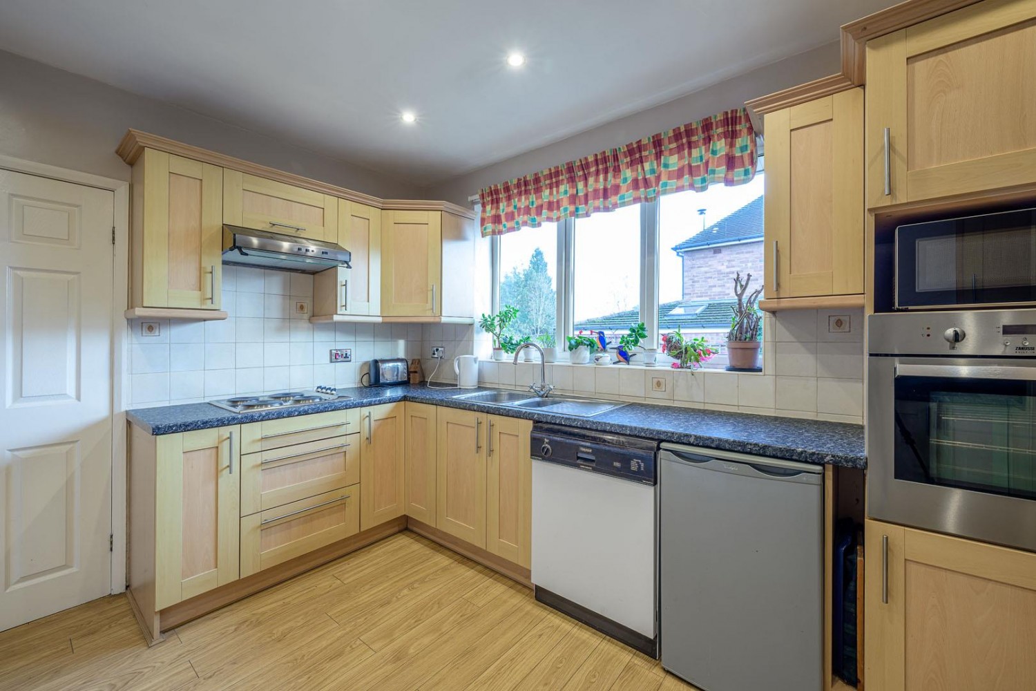 Essex Avenue, Kingswinford, DY6 9RH