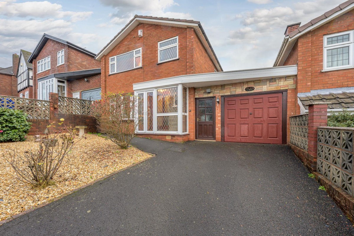 The Knoll, Kingswinford, DY6 8JT