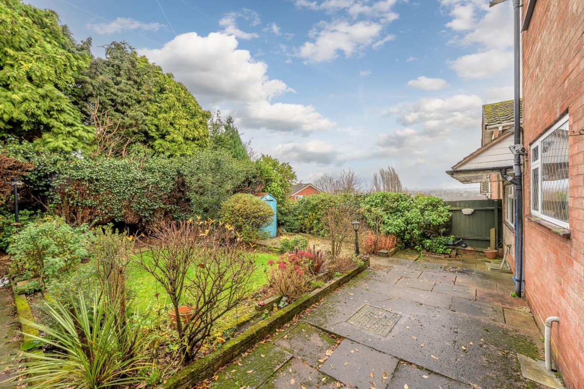 The Knoll, Kingswinford, DY6 8JT