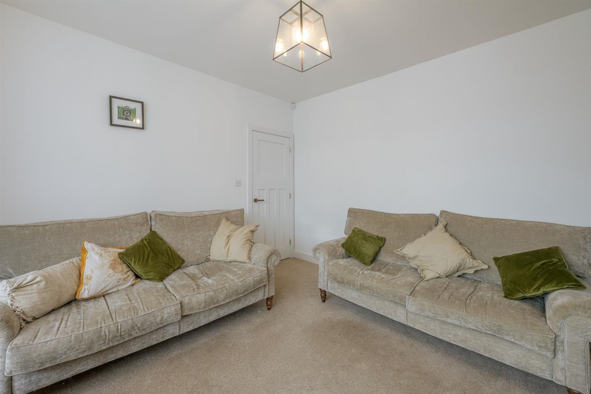 Wolverhampton Road, Kingswinford, DY6 7HY