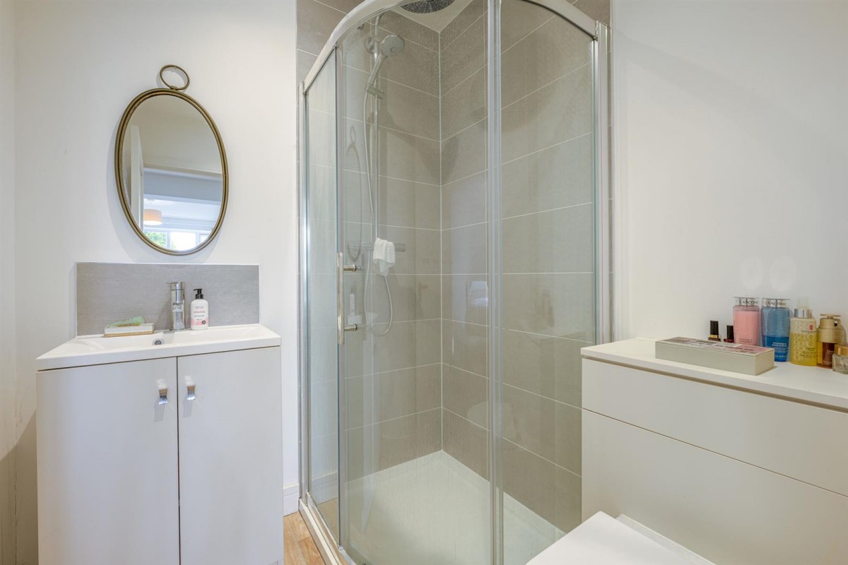 Wolverhampton Road, Kingswinford, DY6 7HY