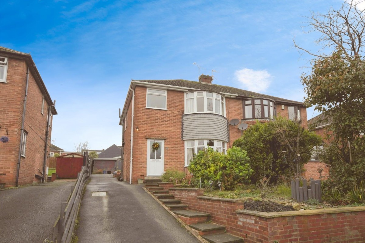 Davids Drive, Wingerworth, Chesterfield, S42 6TT