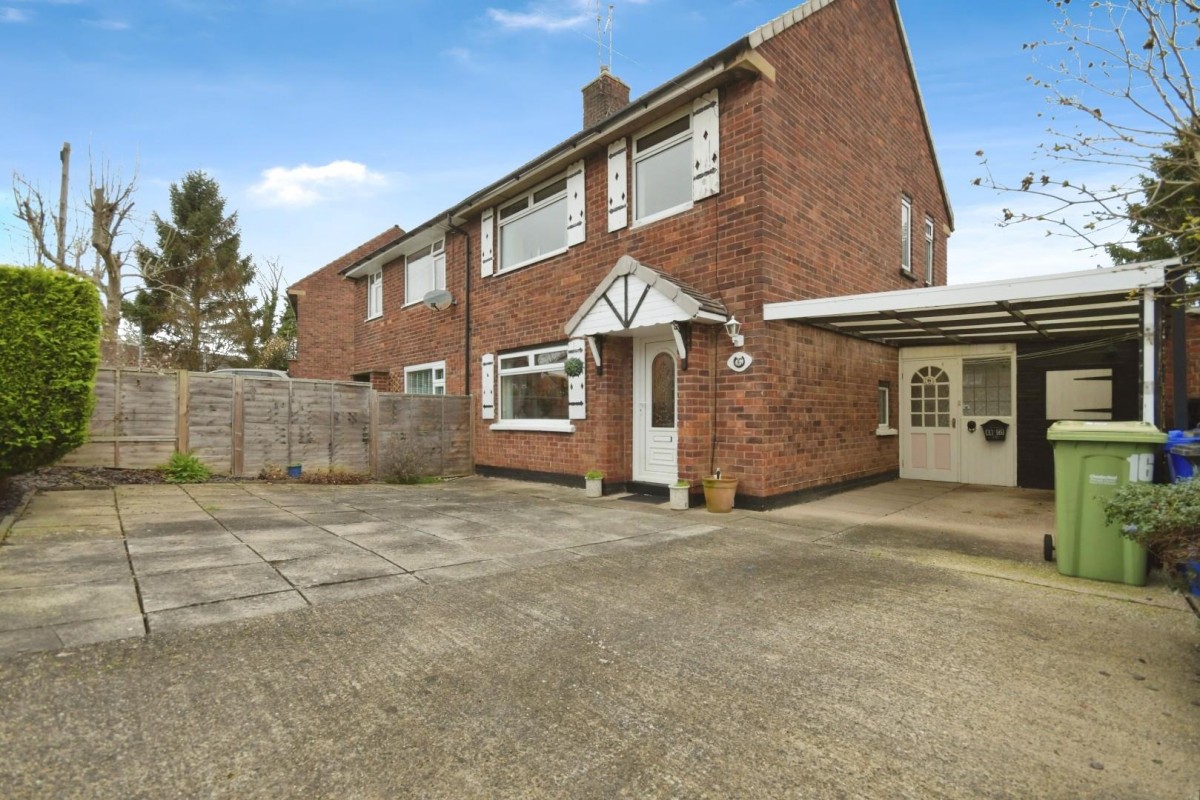 Ladybower Lane, Staveley, Chesterfield, S43 3RD