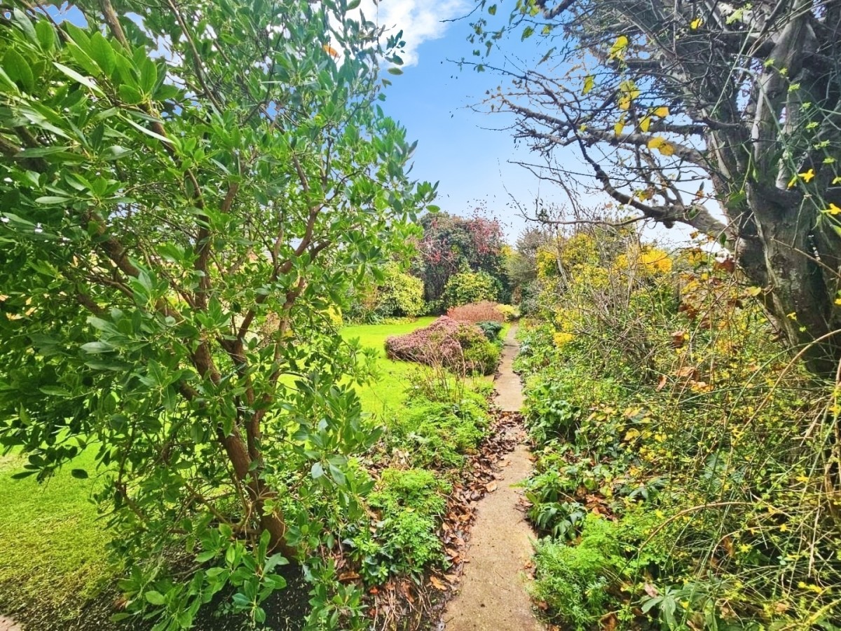 Leaze Close, Berkeley