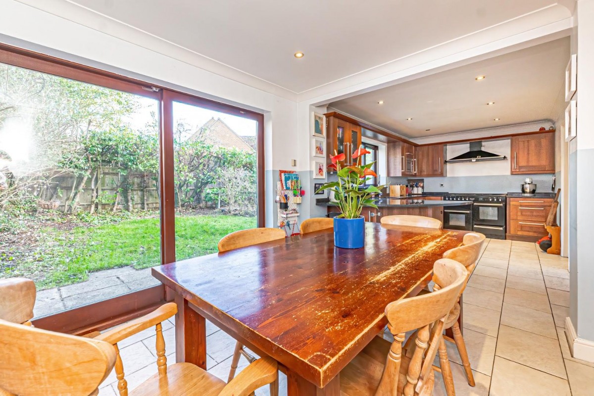 High Street, Eaton Bray