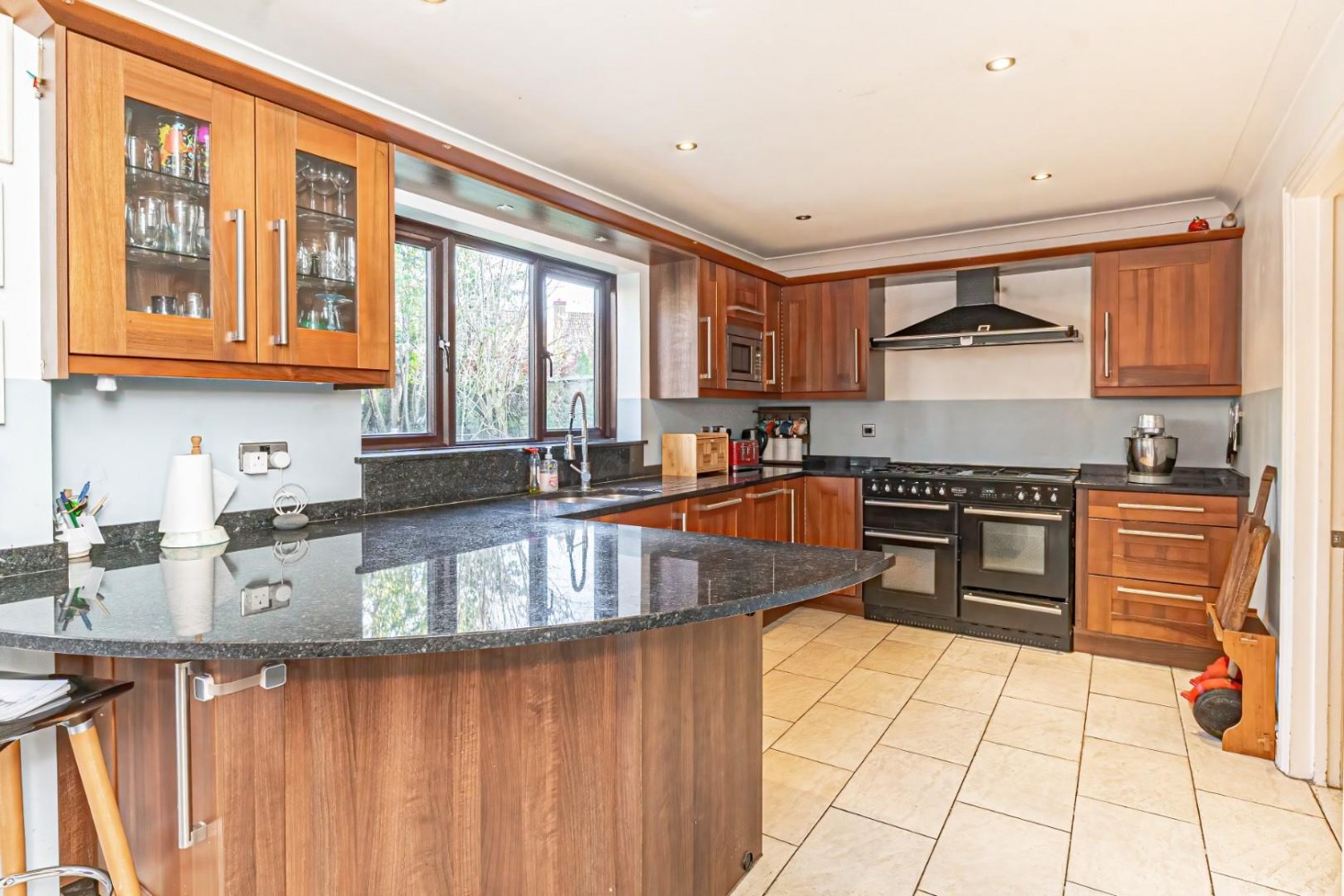 High Street, Eaton Bray