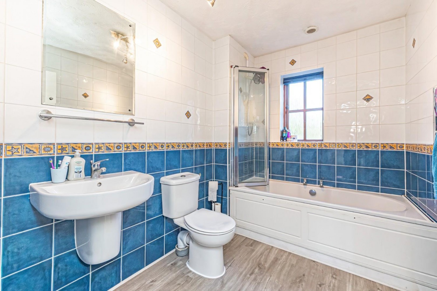 High Street, Eaton Bray