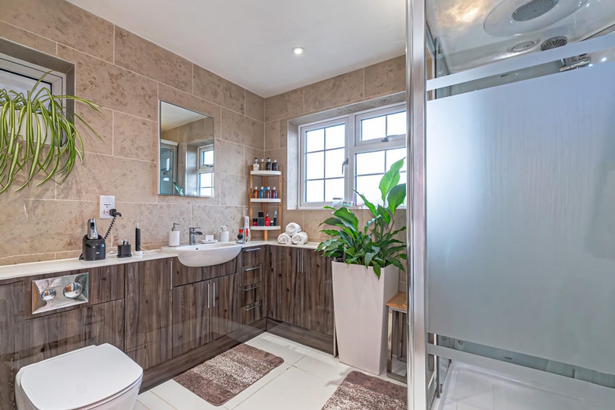 Crispin Field, Pitstone