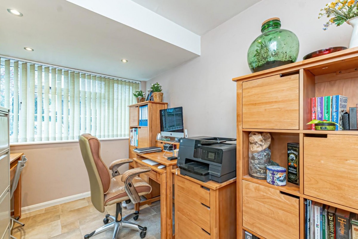 Crispin Field, Pitstone