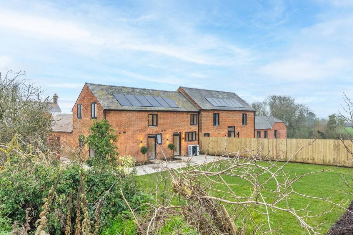 Glebe Farm, Stewkley Road, Leighton Buzzard