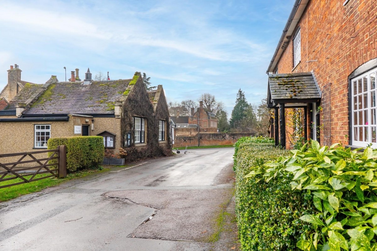 Mentmore Court, Howell Hill Close, Mentmore