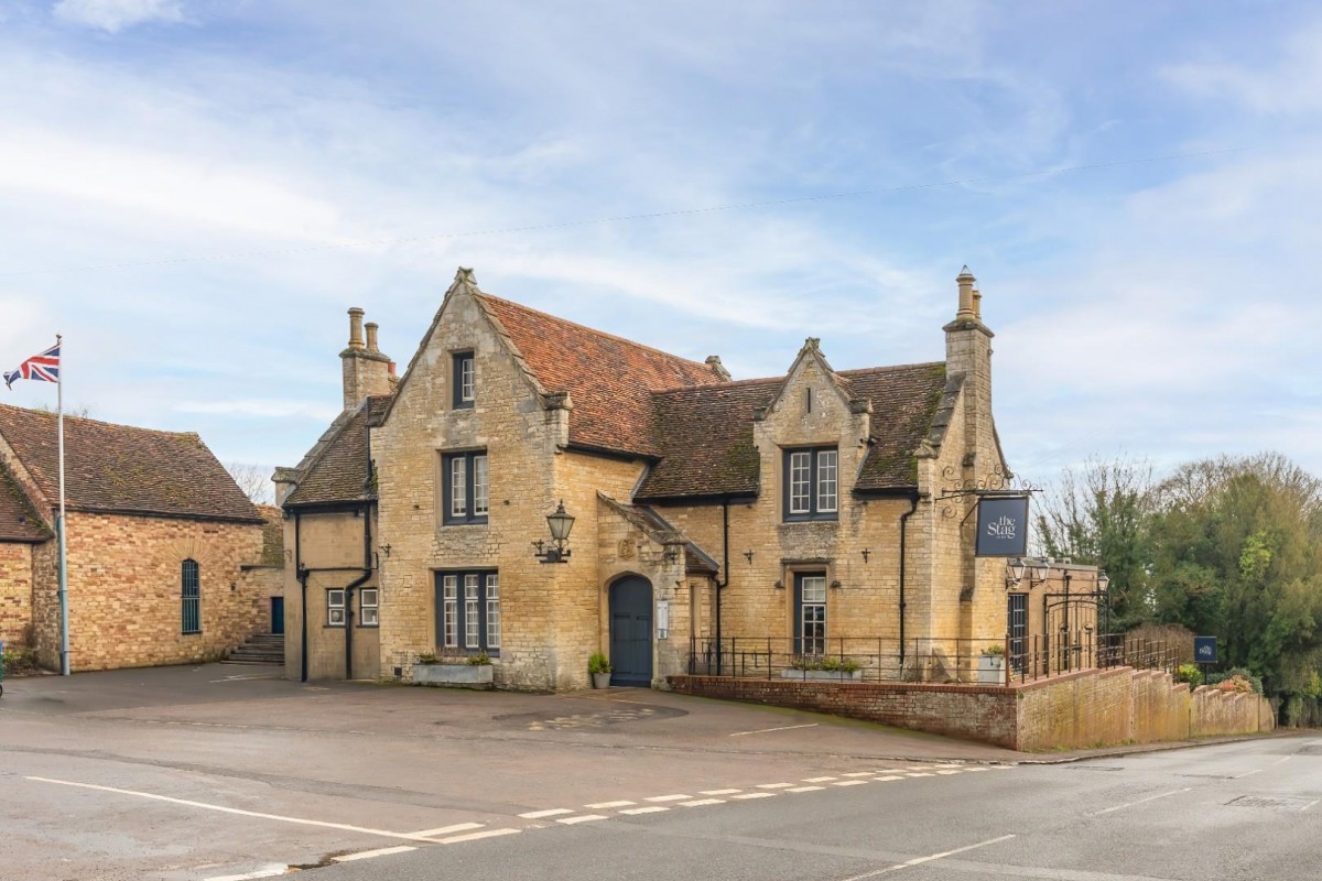 Mentmore Court, Howell Hill Close, Mentmore