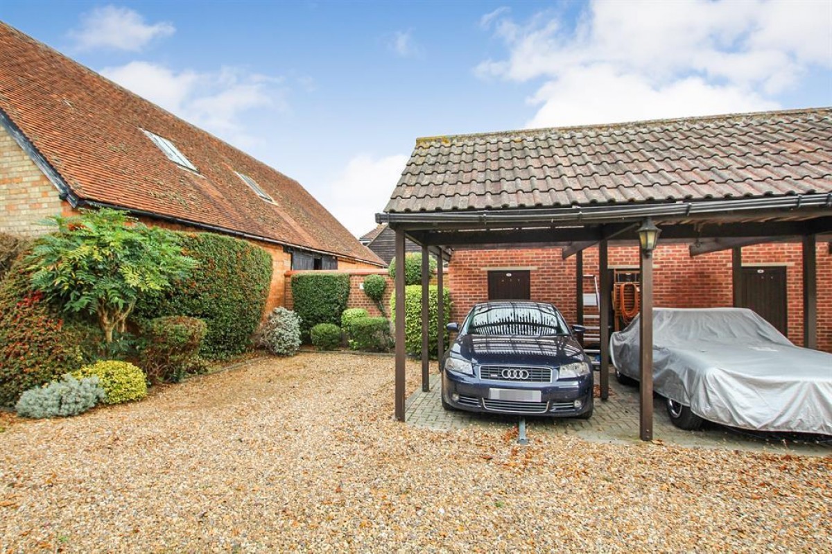 Mentmore Court, Howell Hill Close, Mentmore