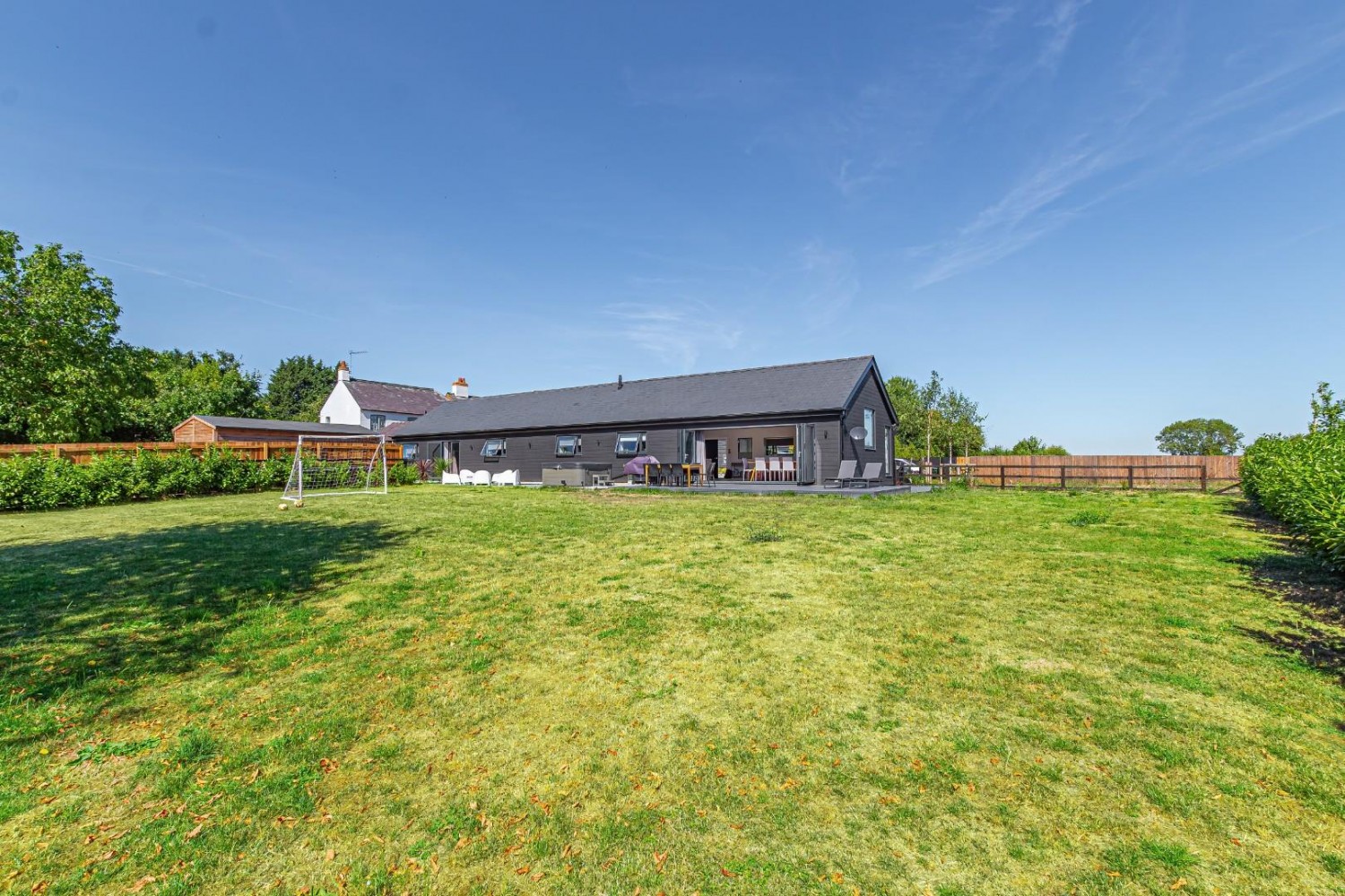 Cedar Barn, Hollingdon