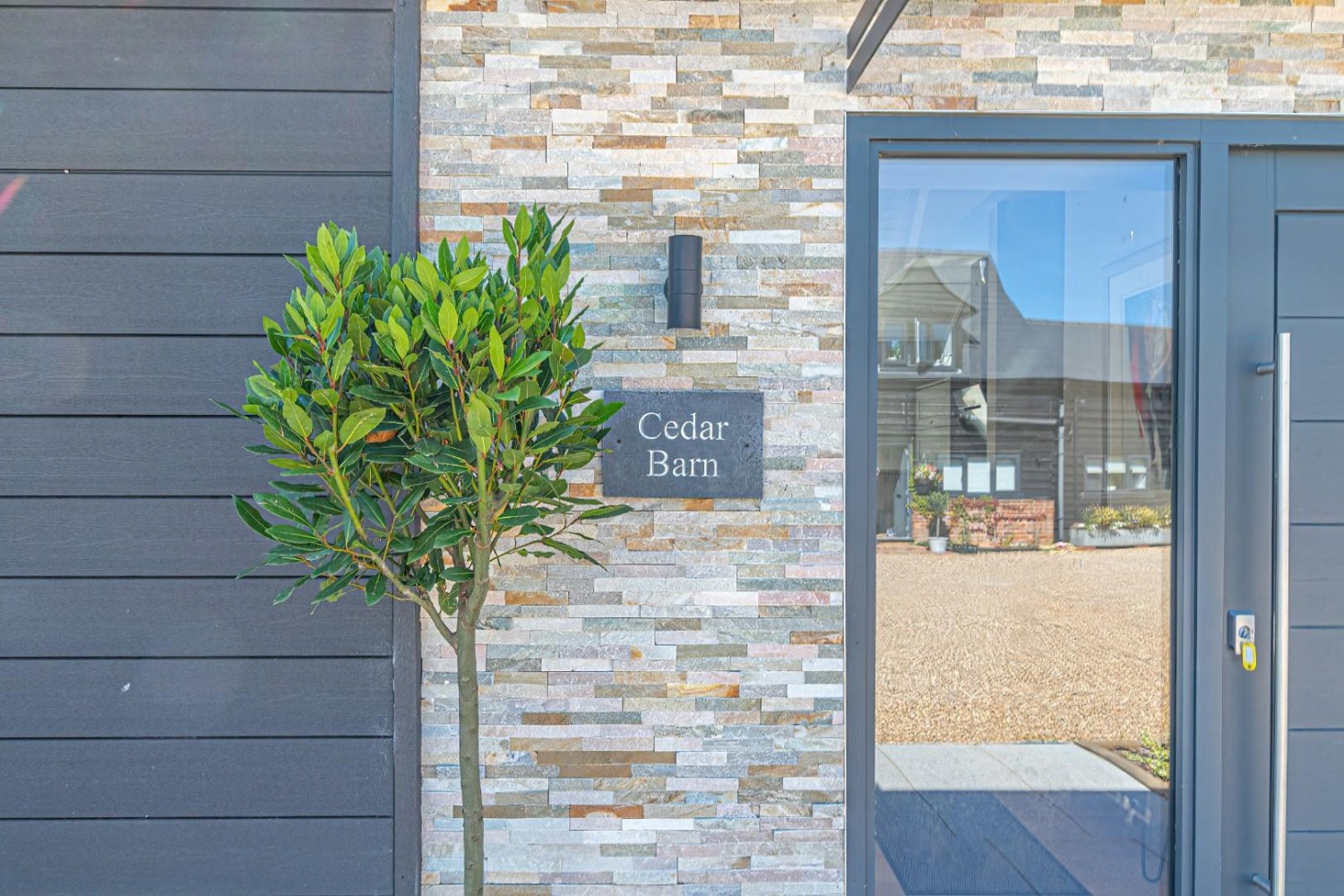 Cedar Barn, Hollingdon