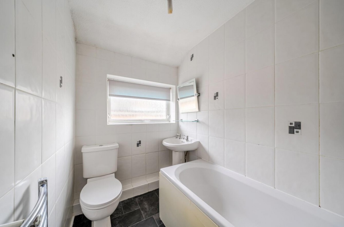 West End Lane, Horsforth, LS18