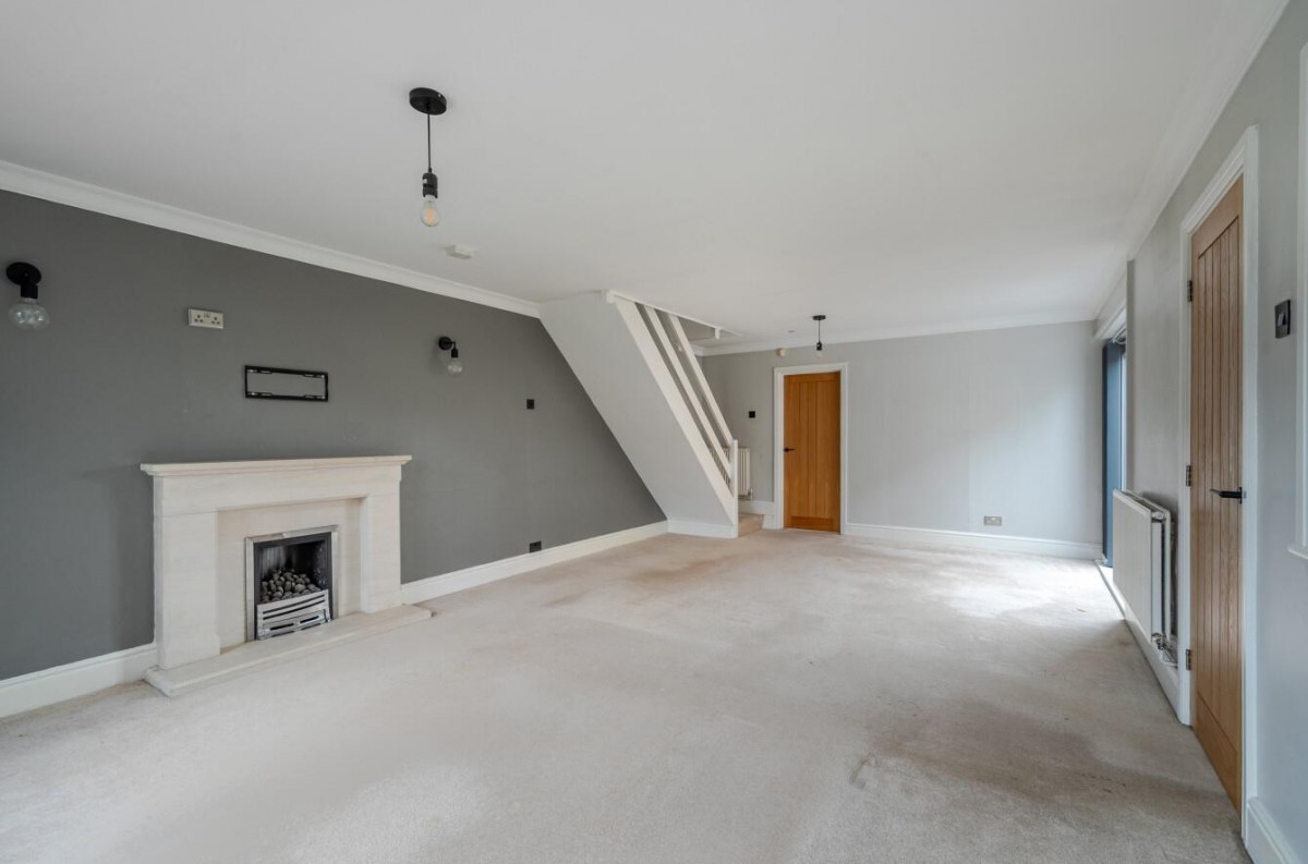 West End Lane, Horsforth, LS18