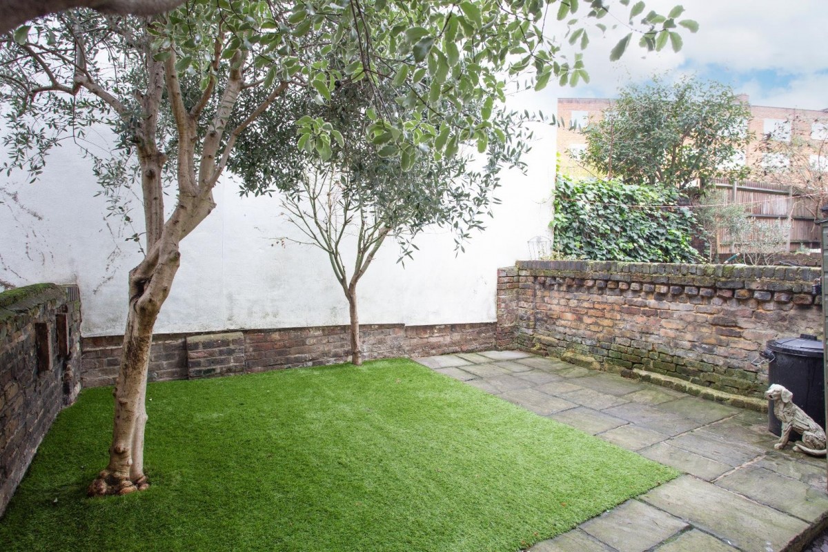 Martaban Road, London, N16