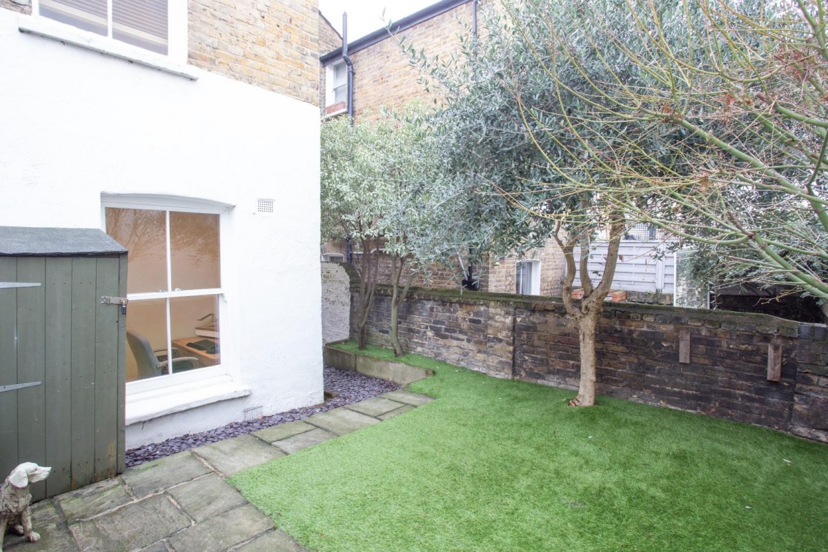 Martaban Road, London, N16