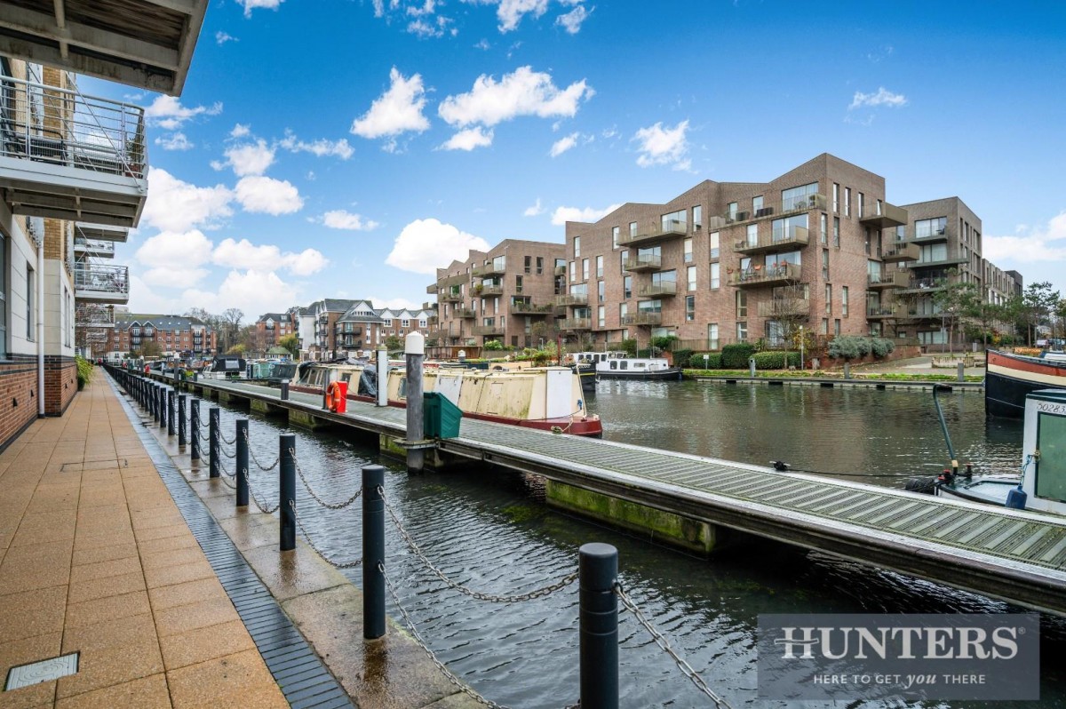 Tallow Road, Brentford