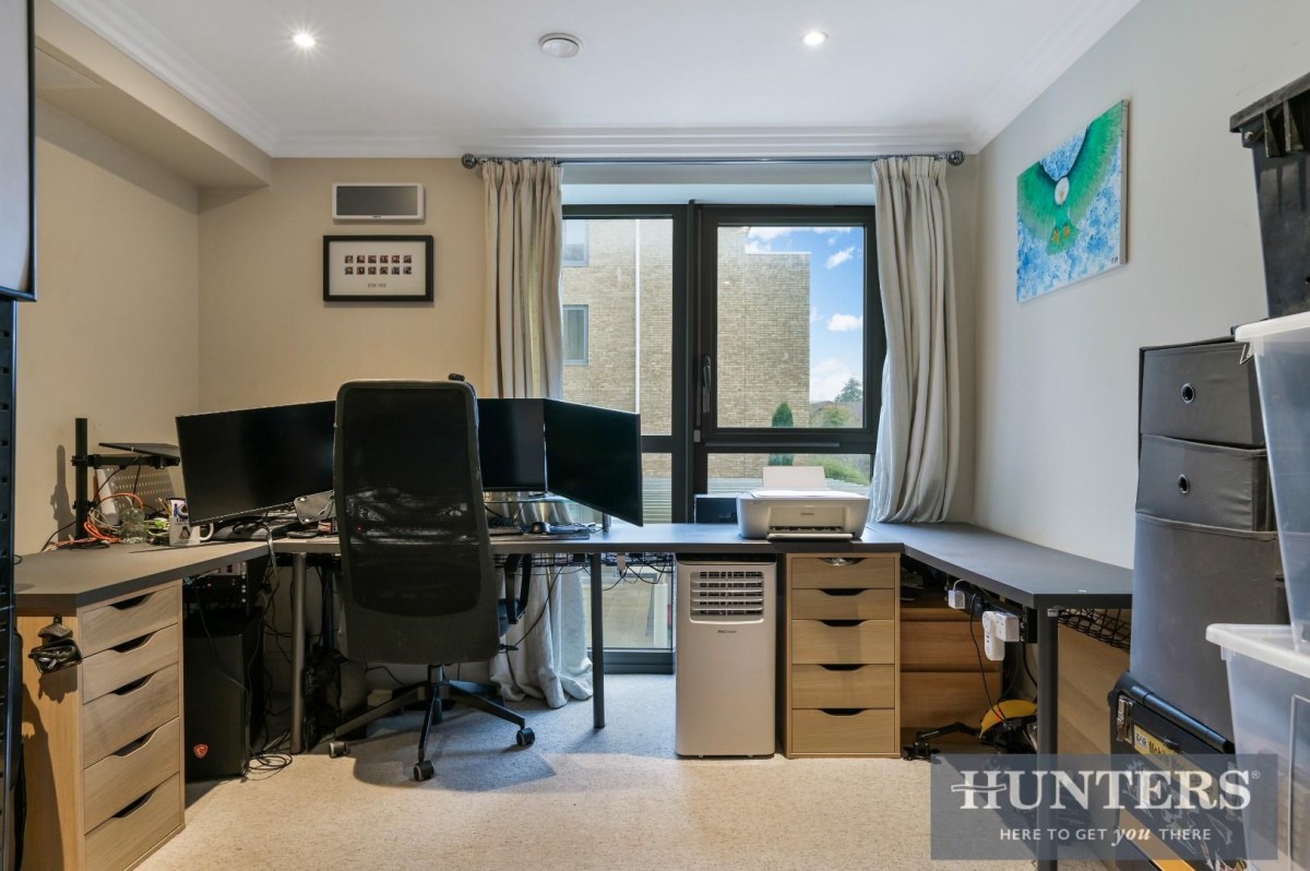 Tallow Road, Brentford