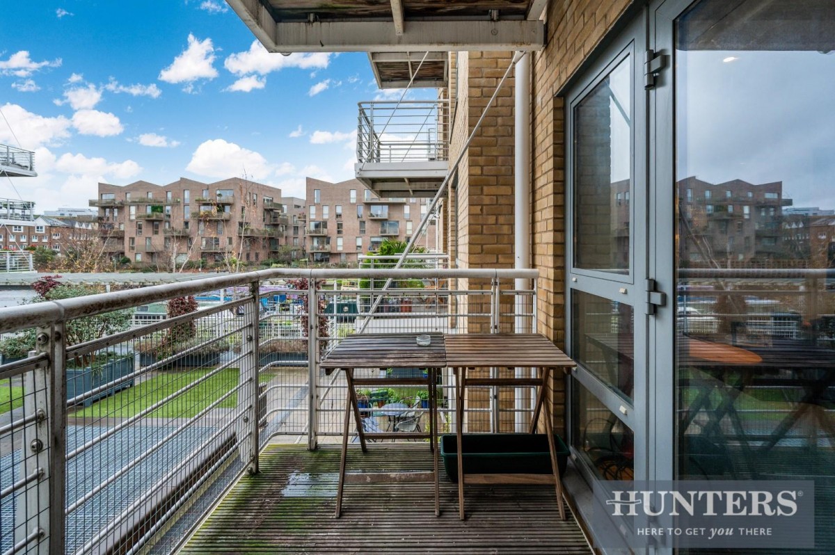 Tallow Road, Brentford