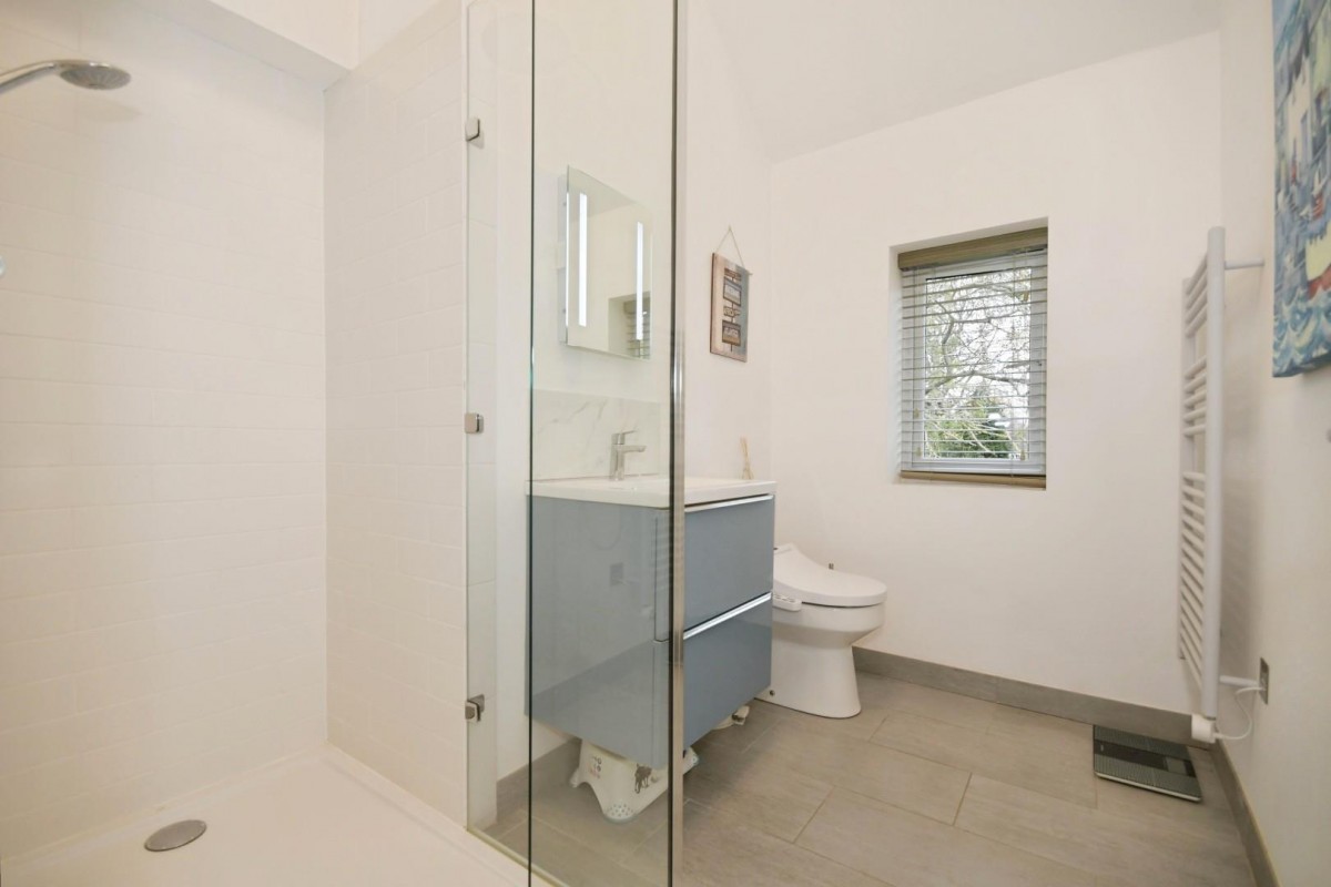 Storrs Road, Brampton, Chesterfield, S40 3QA