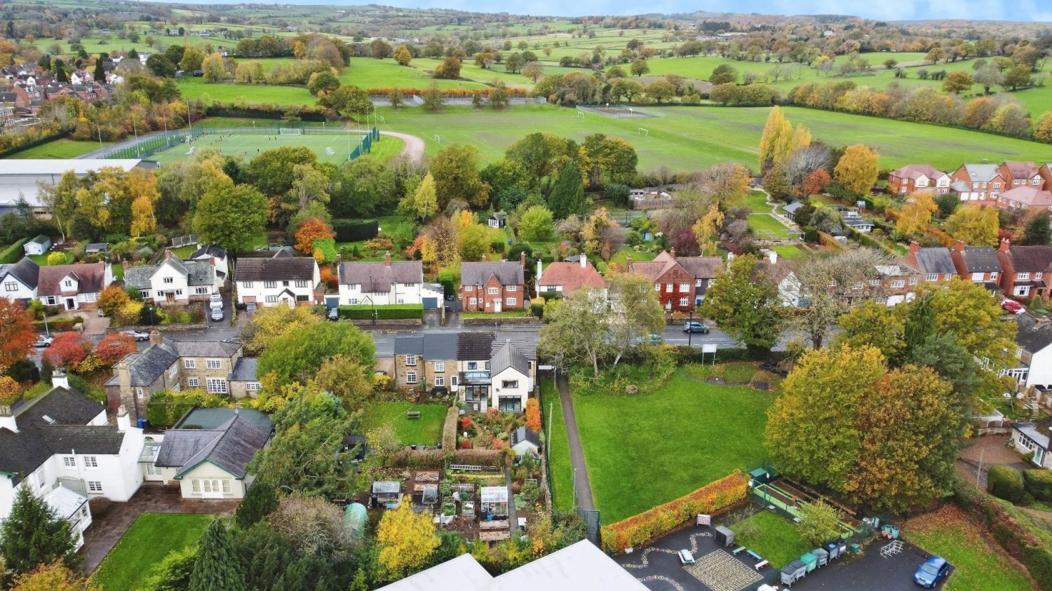 Storrs Road, Brampton, Chesterfield, S40 3QA