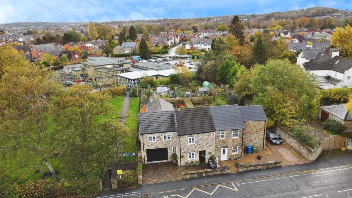 Storrs Road, Brampton, Chesterfield, S40 3QA