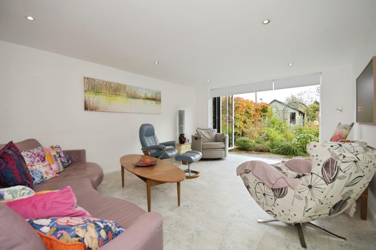 Storrs Road, Brampton, Chesterfield, S40 3QA