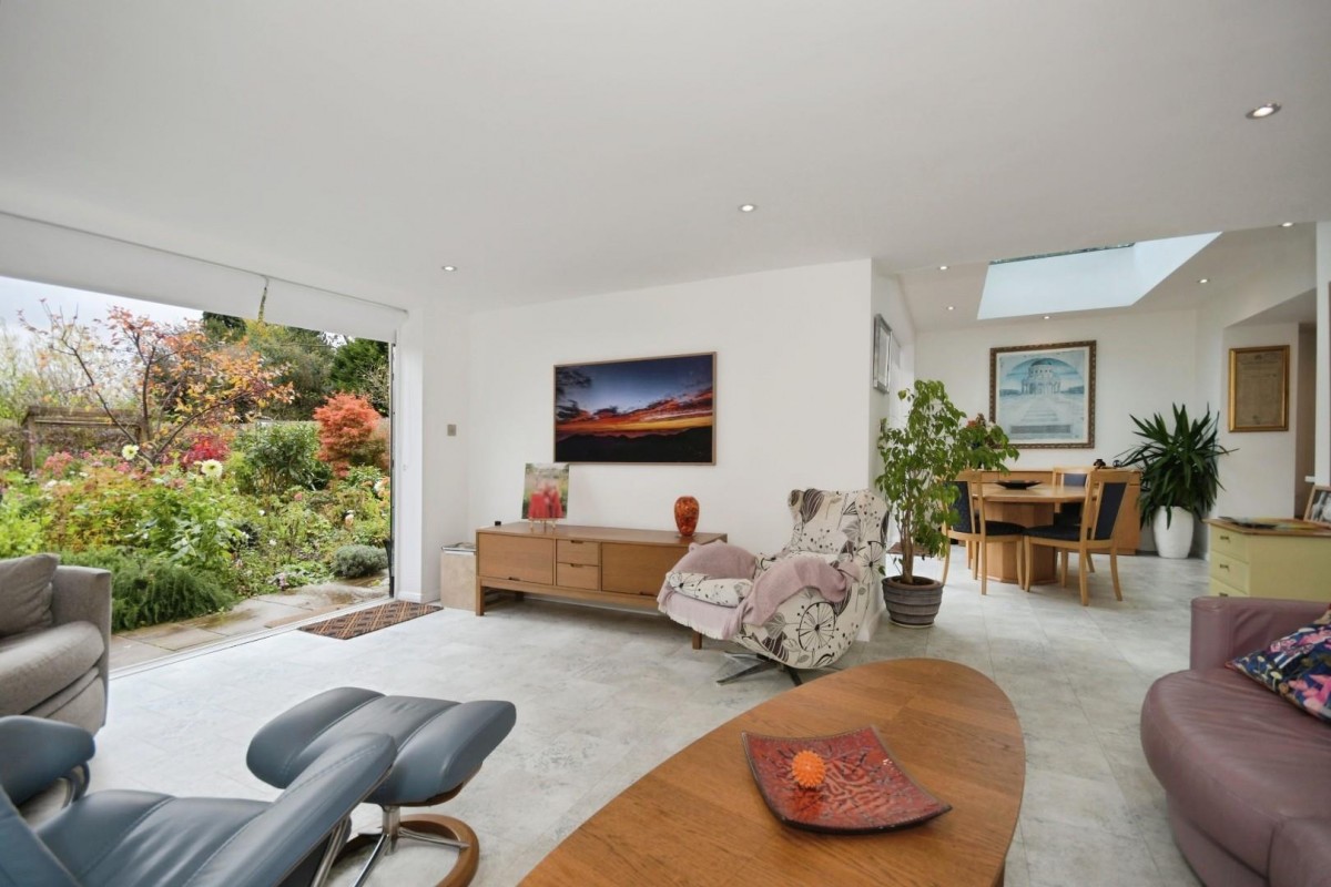 Storrs Road, Brampton, Chesterfield, S40 3QA