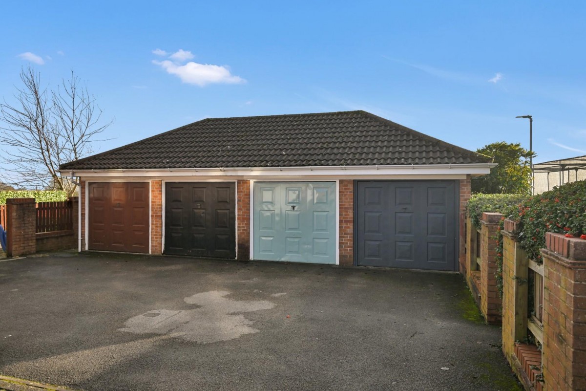 Lakeside Chase, Rawdon, Leeds