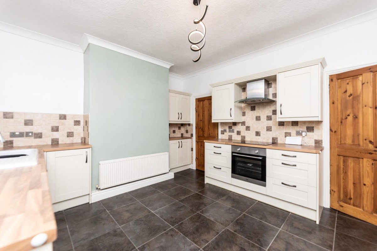 Manor Grove, Castleford