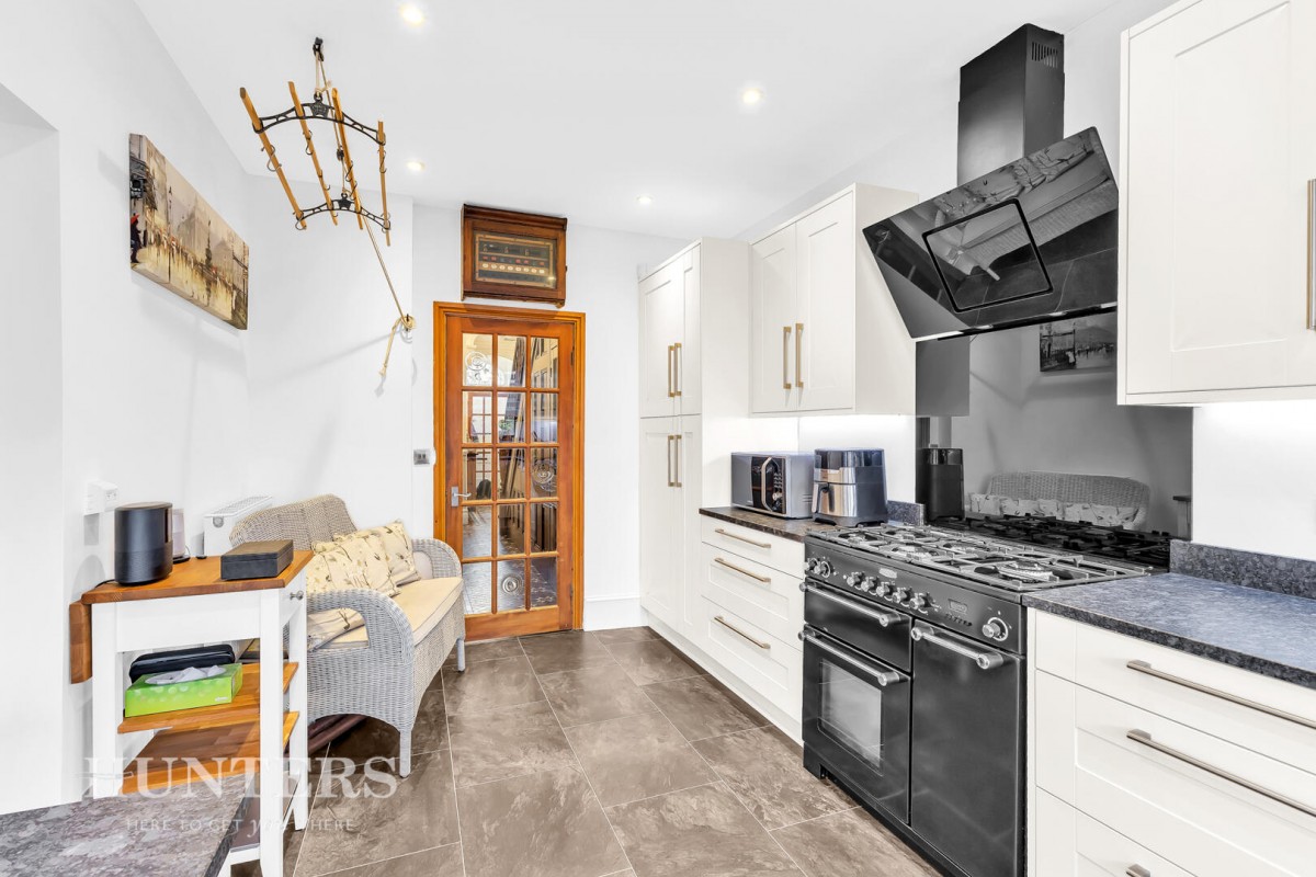 Wardle Road, Wardle, OL12 9EL