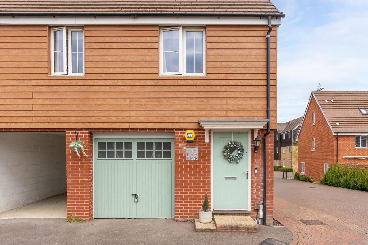 Porus Piece, Leighton Buzzard