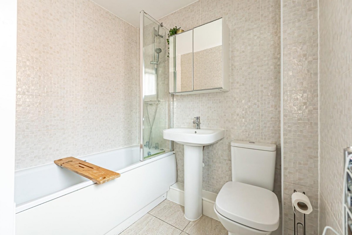 Porus Piece, Leighton Buzzard