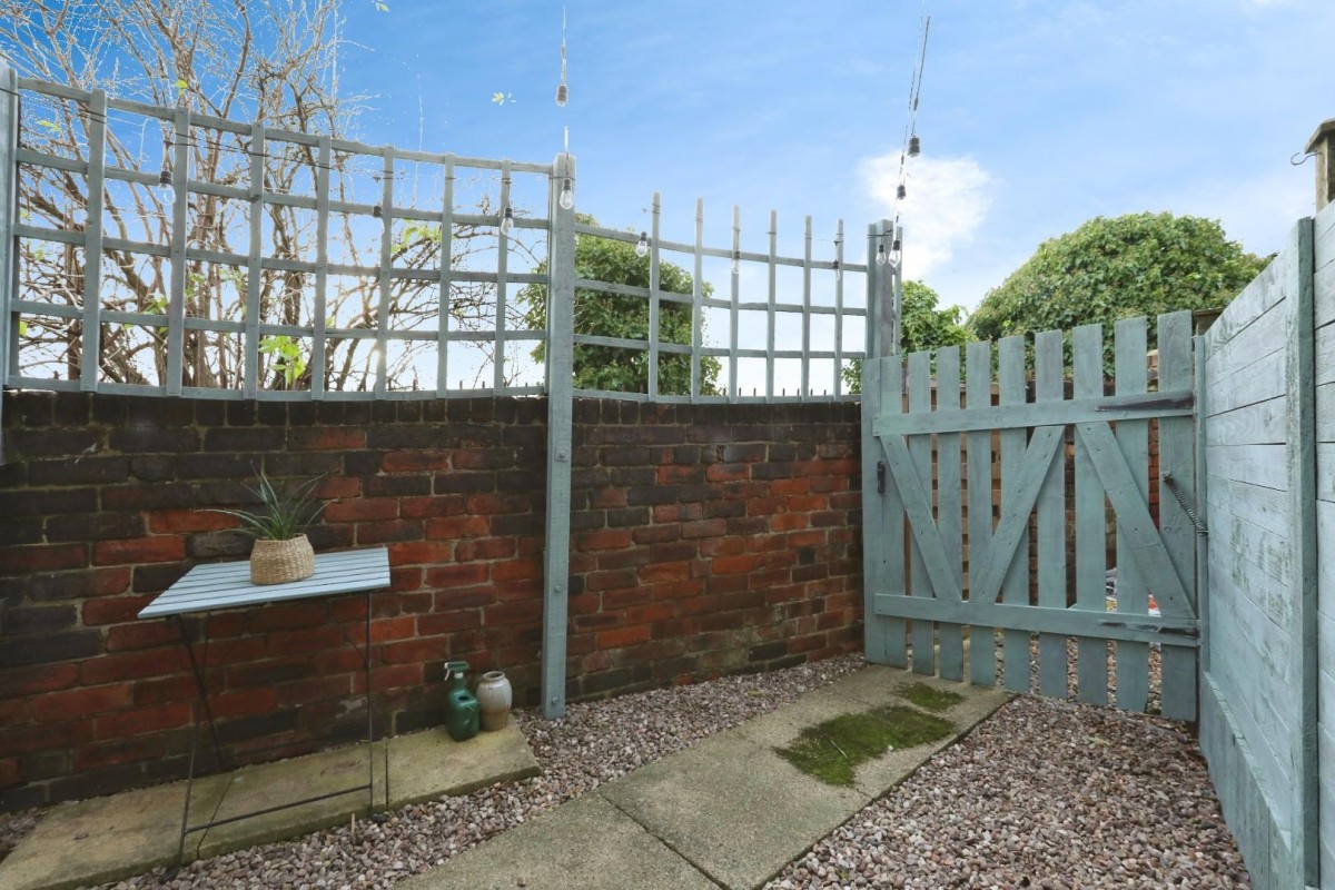 Hale Street, Heeley, Sheffield, S8 0YE