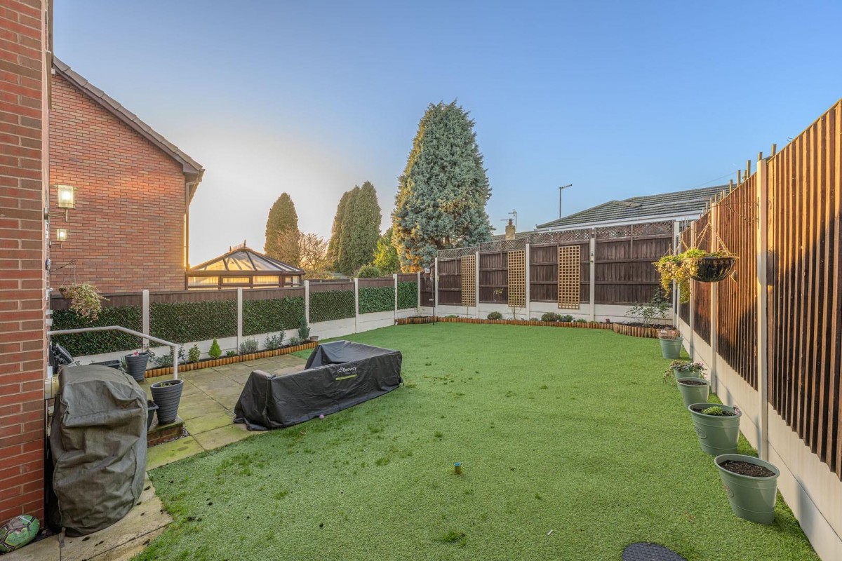 Cinder Road, Gornal Wood