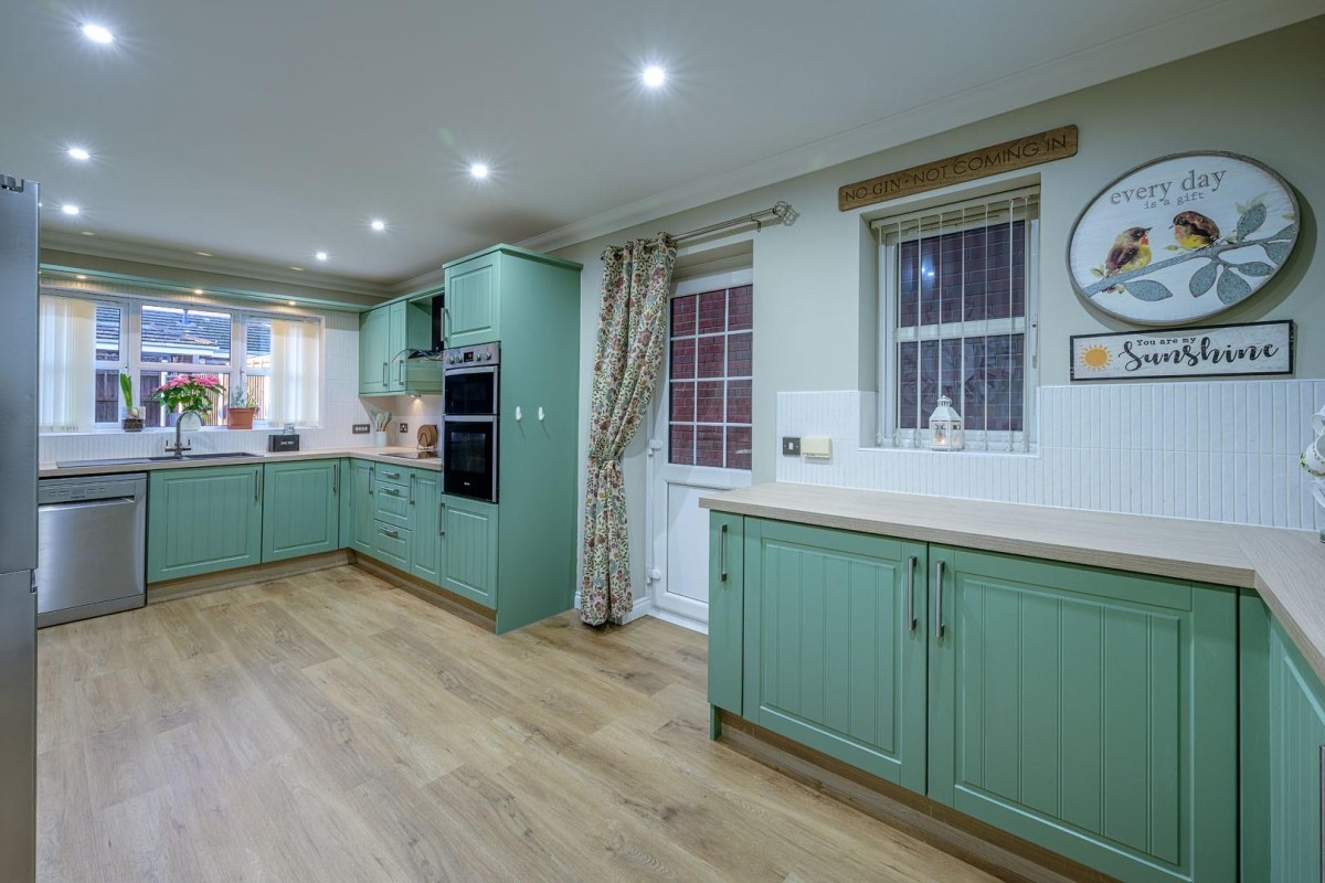 Cinder Road, Gornal Wood