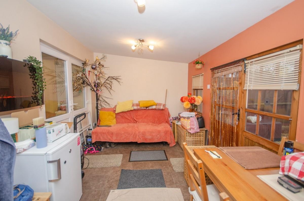 Blackhorse Road, Mangotsfield, Bristol, BS16 9BX