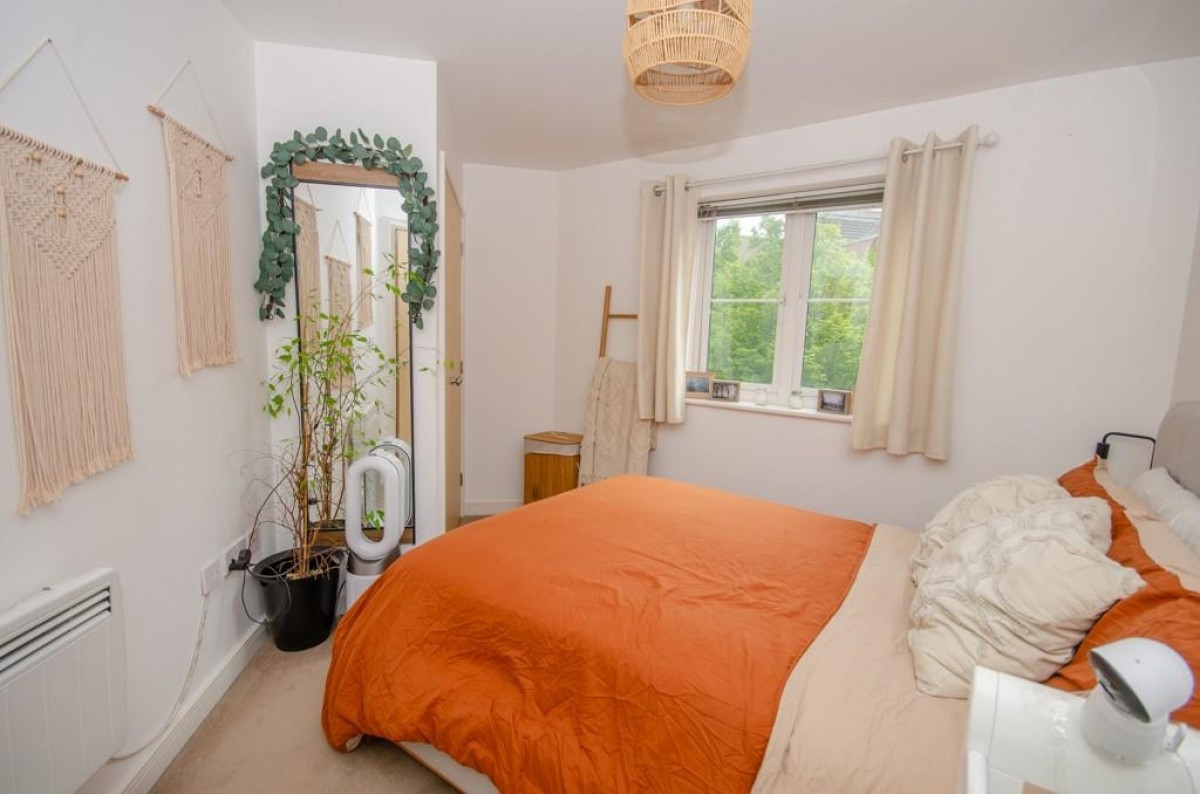 Arnold Road, Mangotsfield, Bristol, BS16 9LB