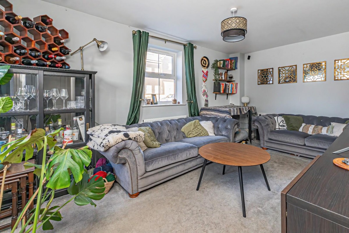 Wallis Drive, Leighton Buzzard