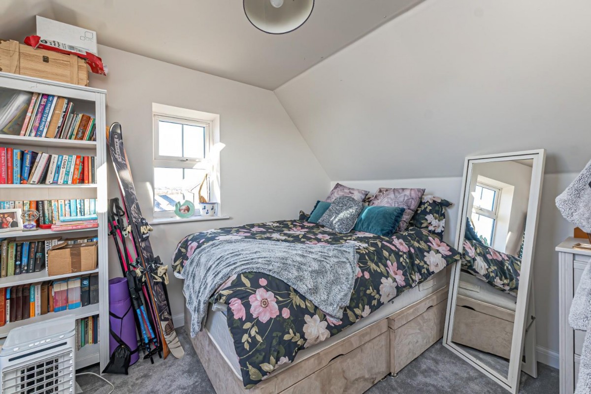 Wallis Drive, Leighton Buzzard