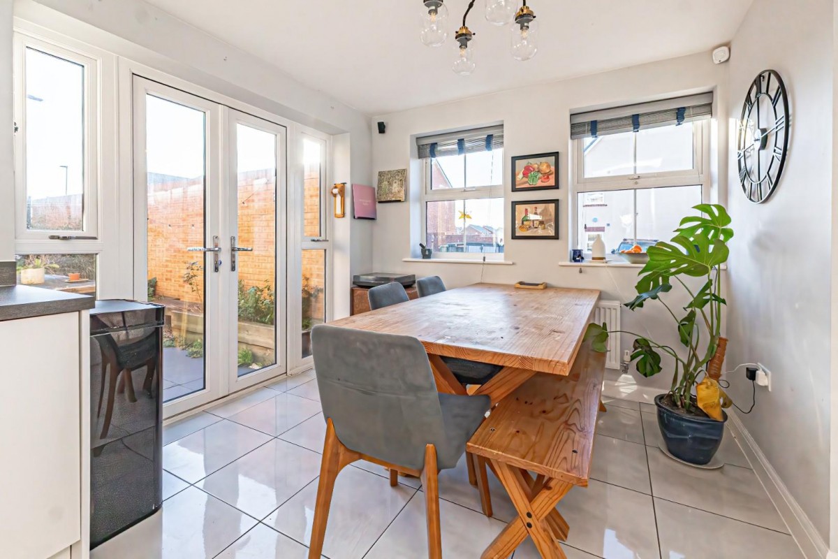 Wallis Drive, Leighton Buzzard