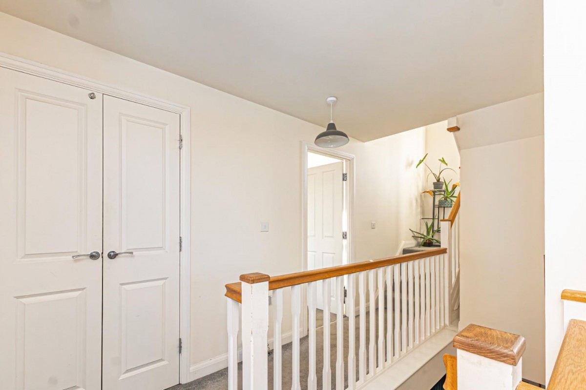 Wallis Drive, Leighton Buzzard