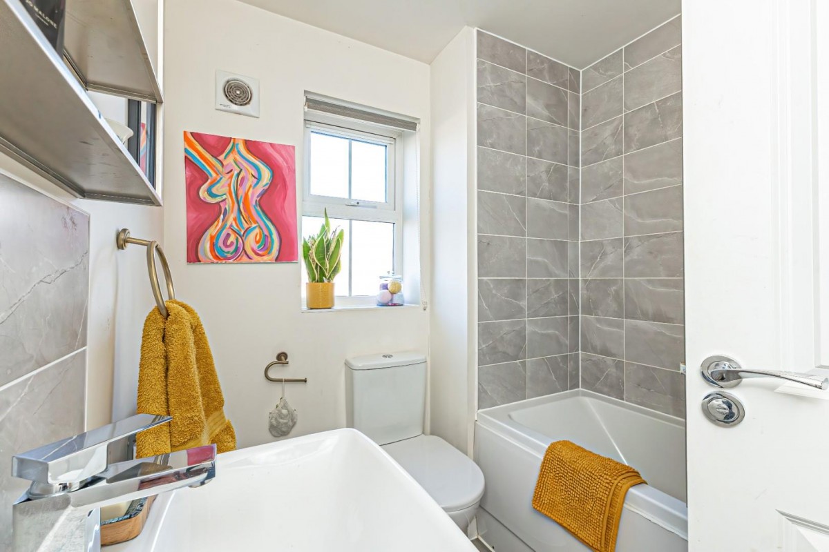 Wallis Drive, Leighton Buzzard