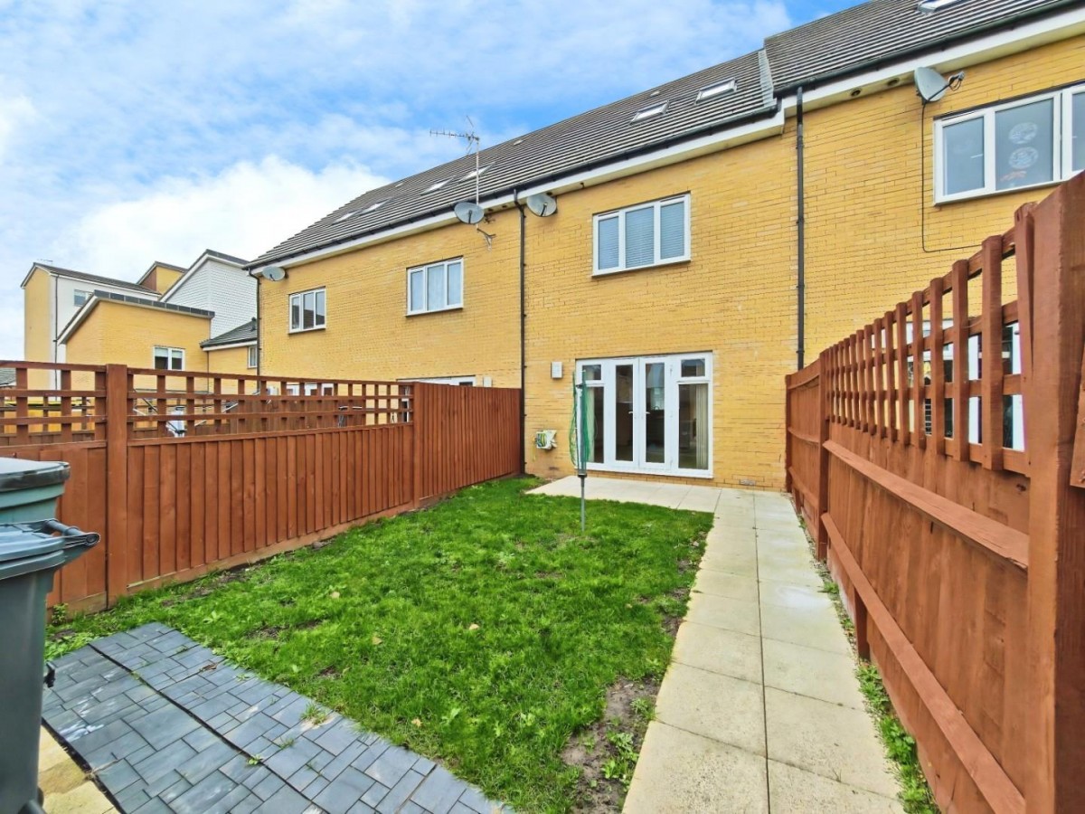 Longships Way, Reading