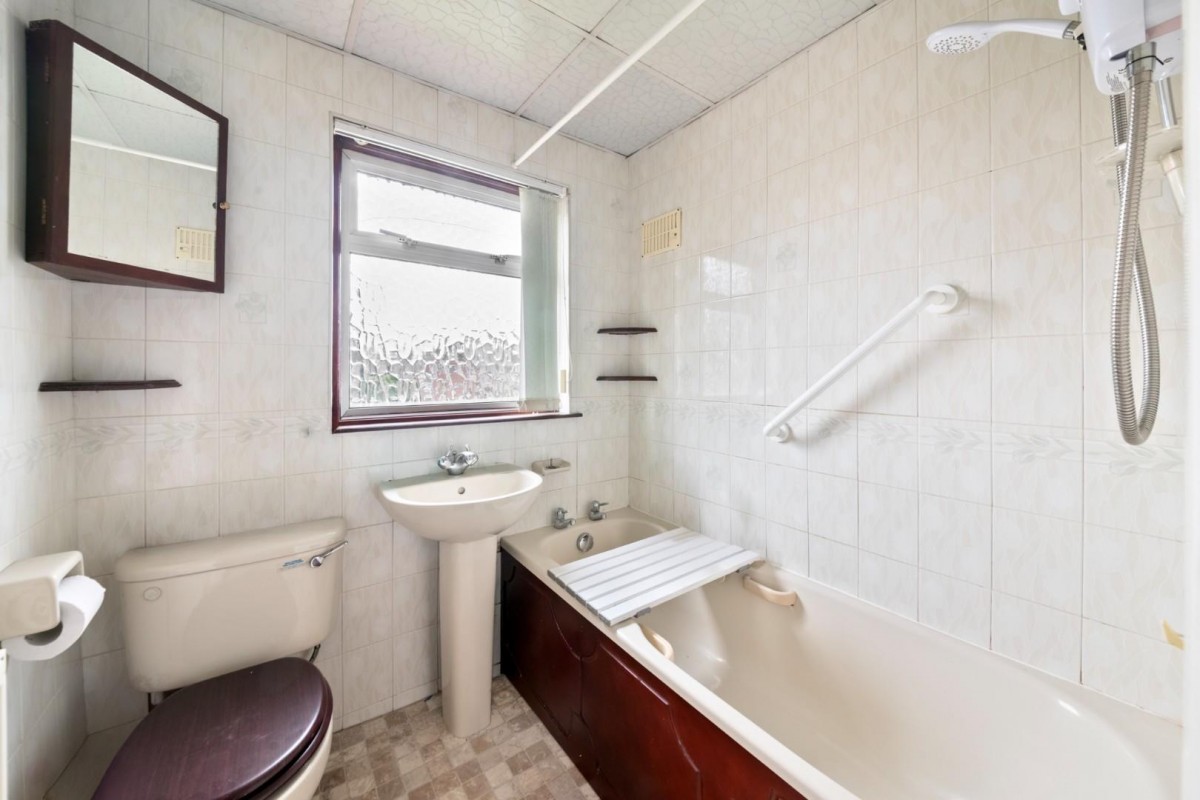 Seaton Road, Hayes, UB3 1NT